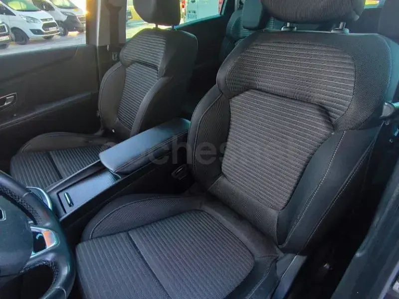 Usado Renault Espace Zen 160 CV (117 kW) 2018 Gris / plata Monovolumen