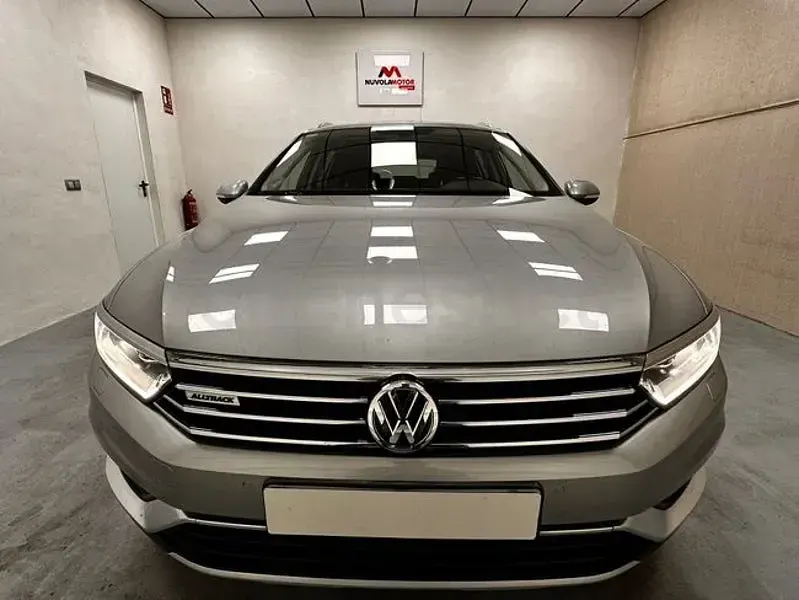 Usado VW Passat Alltrack 190 CV (139 kW) 2015 Gris / plata Familiar