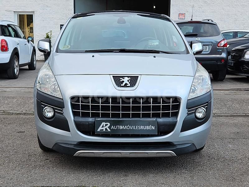 Usado Peugeot 3008 Premium 110 CV (80 kW) 2010 Gris / plata Familiar