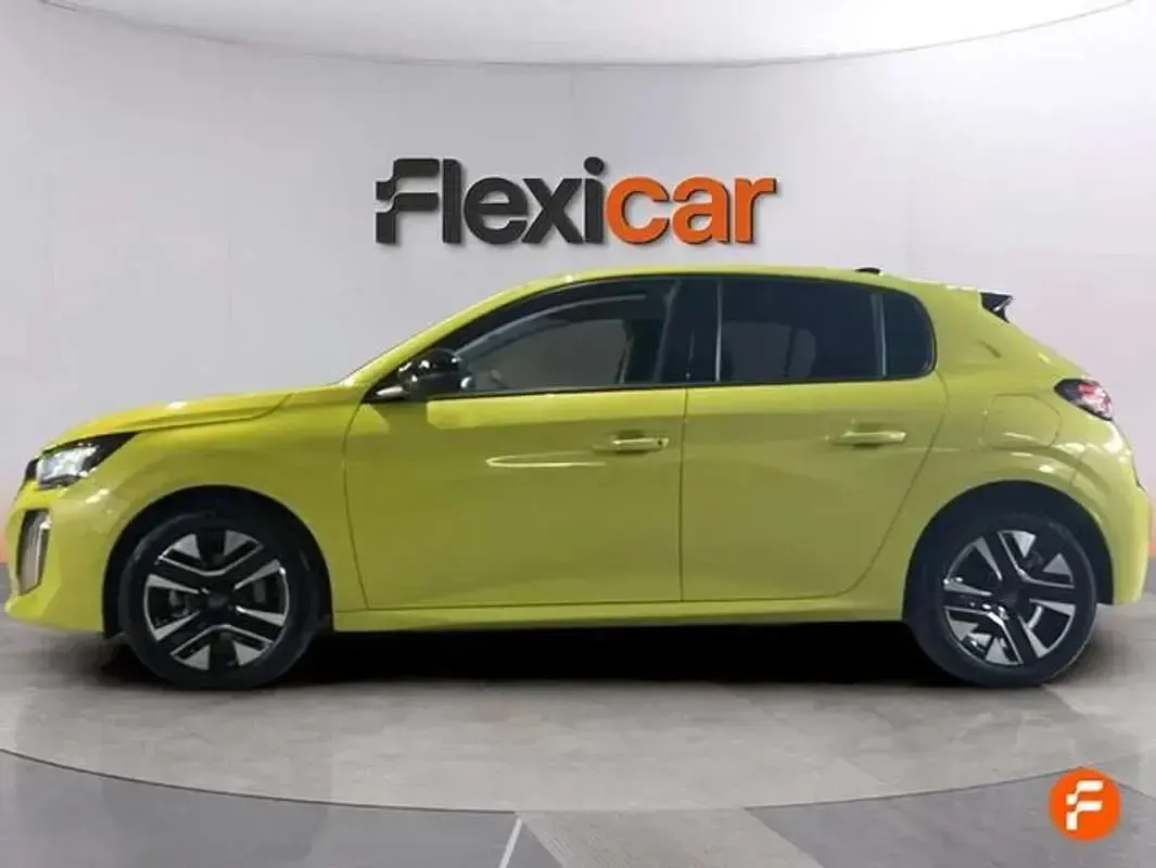 Usado Peugeot 208 Allure 101 CV (74 kW) 2025 Amarillo Utilitario