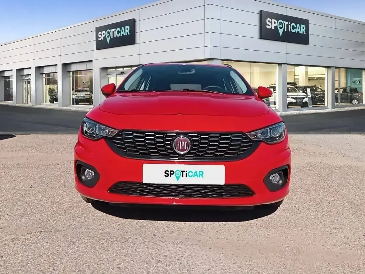 Usado Fiat Tipo Mirror 95 CV (69 kW) 2020 Rojo Familiar