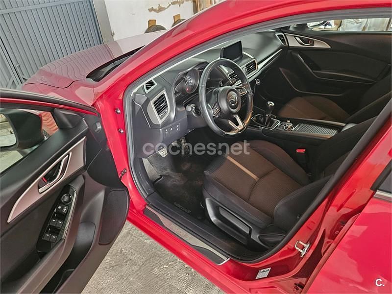 Usado Mazda 3 Style 105 CV (77 kW) 2017 Rojo Berlina