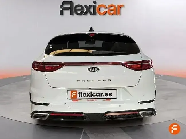 Usado Kia ProCeed GT-Line 120 CV (88 kW) 2019 Blanco Utilitario
