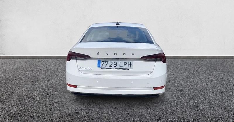 Usado Skoda Octavia Ambition 150 CV (110 kW) 2021