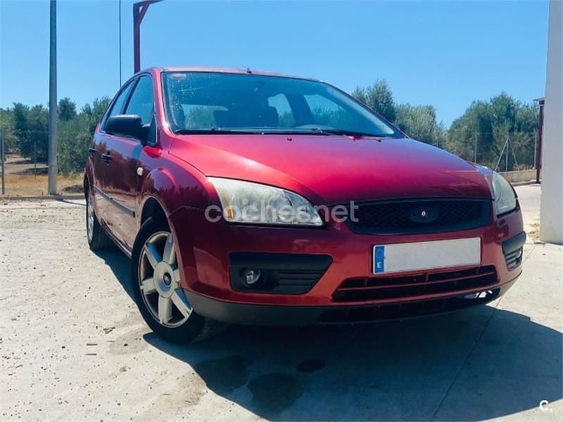 Usado Ford Focus Trend 100 CV (73 kW) 2006 Rojo Berlina