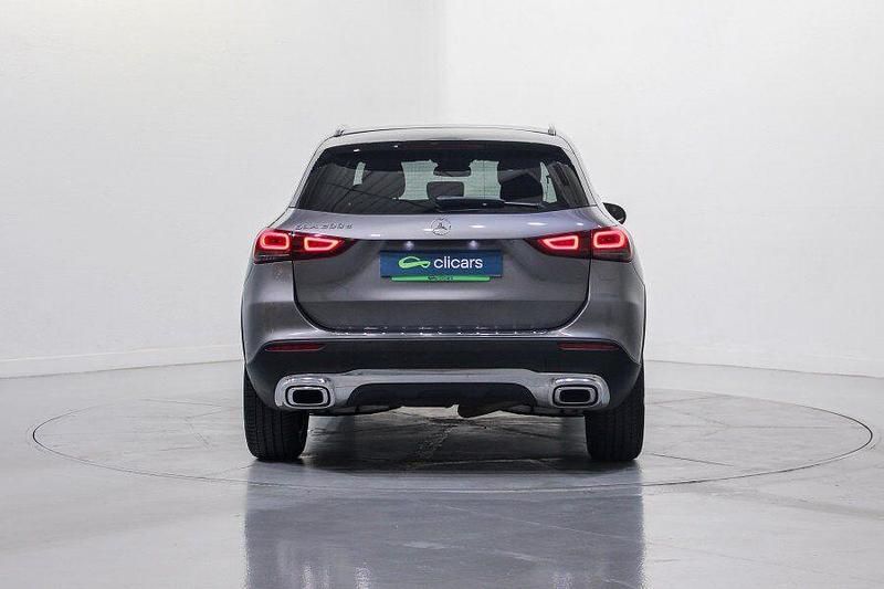 Usado Mercedes GLA200 150 CV (110 kW) 2023 Gris SUV