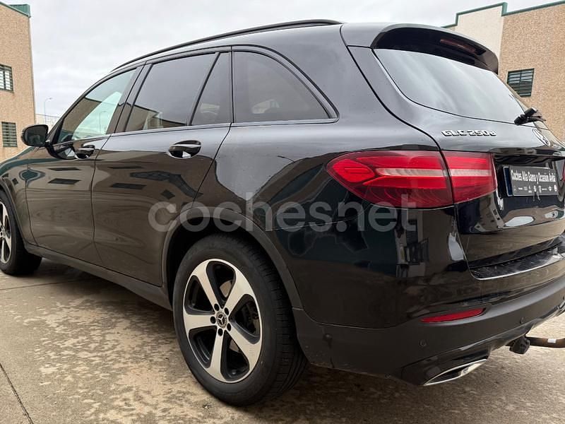 Usado Mercedes GLC250 204 CV (150 kW) 2018 Negro SUV
