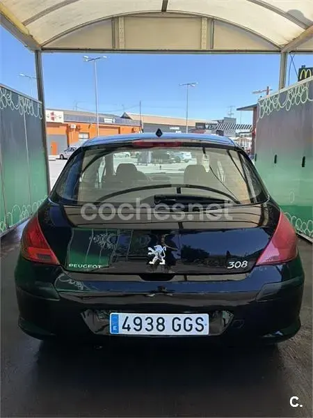 Usado Peugeot 308 90 CV (66 kW) 2008 Negro Berlina