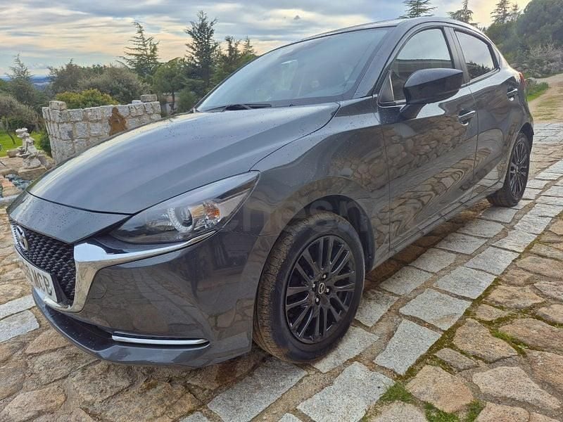 Usado Mazda 2 Edition 90 CV (66 kW) 2022 Gris / plata Berlina