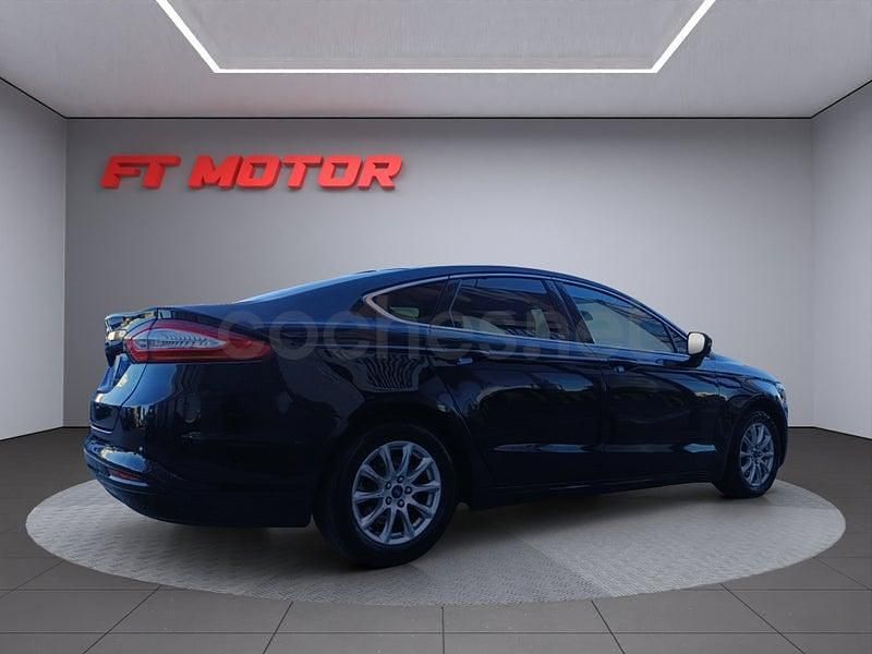 Usado Ford Mondeo Titanium 187 CV (137 kW) 2019 Negro Berlina
