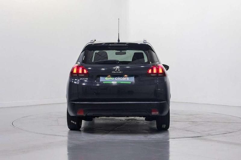 Usado Peugeot 2008 Style 82 CV (60 kW) 2018 Gris SUV