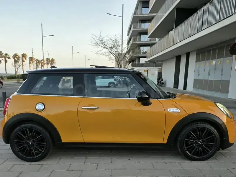 Usado Mini Cooper S 192 CV (141 kW) 2014 Amarillo Utilitario