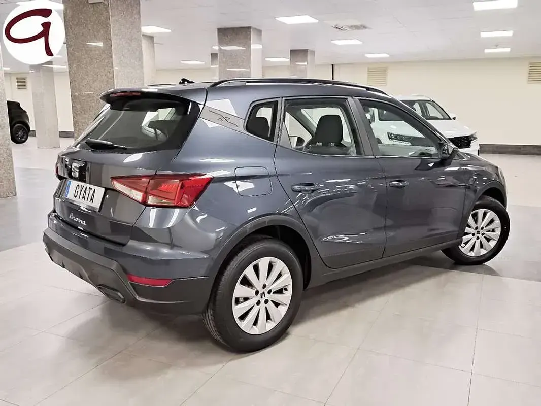 Usado Seat Arona Style 116 CV (85 kW) 2025 Gris SUV