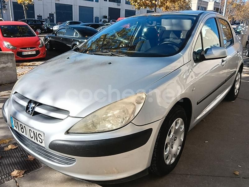 Gris / plata Usado 2004 Peugeot 307 Berlina | 2399 € (Buen precio) - Imagen 1/4
