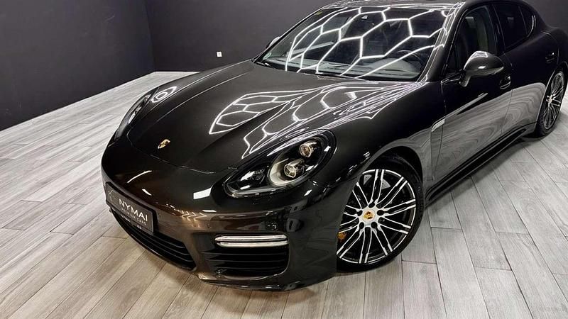 Usado Porsche Panamera Executive 570 CV (419 kW) 2015 Gris Utilitario
