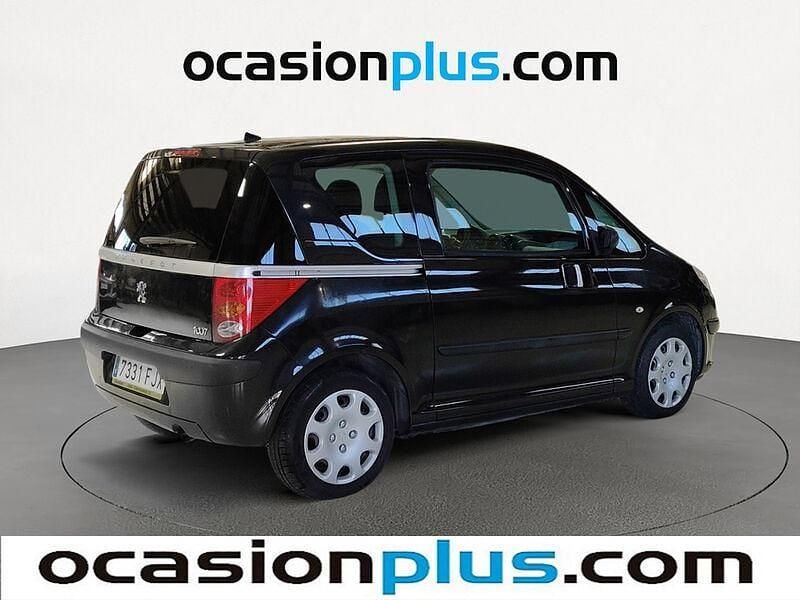 Usado Peugeot 1007 75 CV (55 kW) 2006 Negro Monovolumen