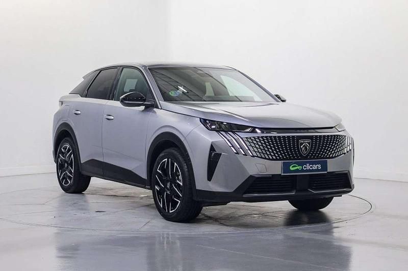 Usado Peugeot 3008 Allure 136 CV (100 kW) 2025 Plateado SUV