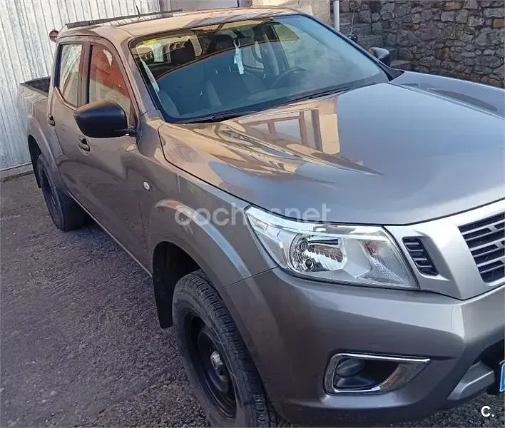 Usado Nissan Navara Visia 160 CV (117 kW) 2016 Gris / plata Pickup/Camioneta