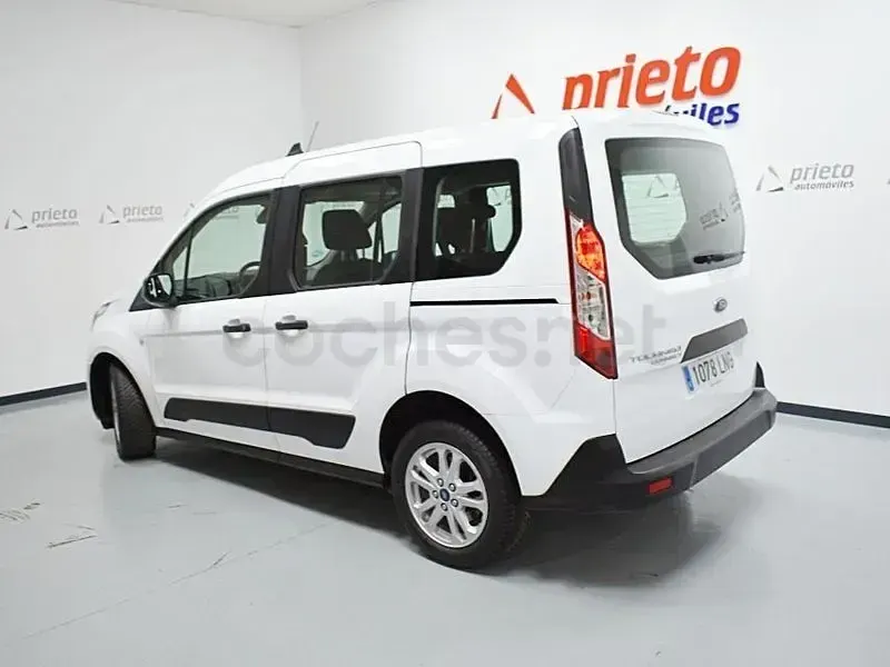 Usado Ford Tourneo Connect Trend 120 CV (88 kW) 2021 Blanco Monovolumen