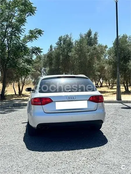 Usado Audi A4 143 CV (105 kW) 2011 Gris / plata Familiar