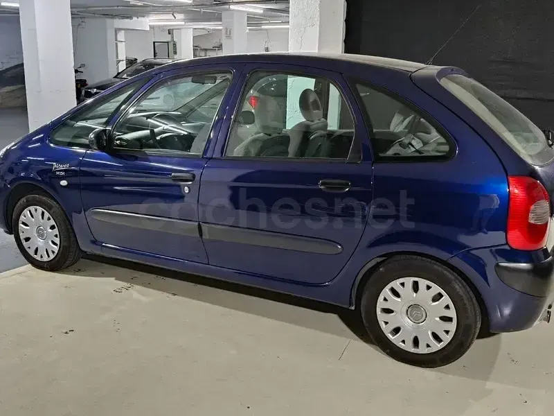 Usado Citroën Xsara Picasso Exclusive 110 CV (80 kW) 2005 Azul Monovolumen