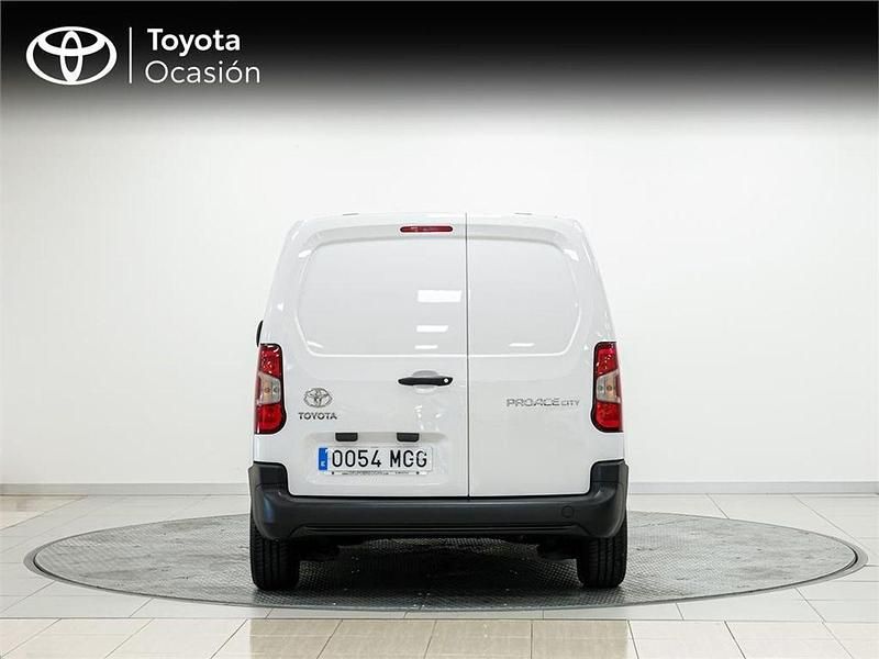 Usado Toyota Proace City City 100 CV (73 kW) 2023 Blanco Monovolumen