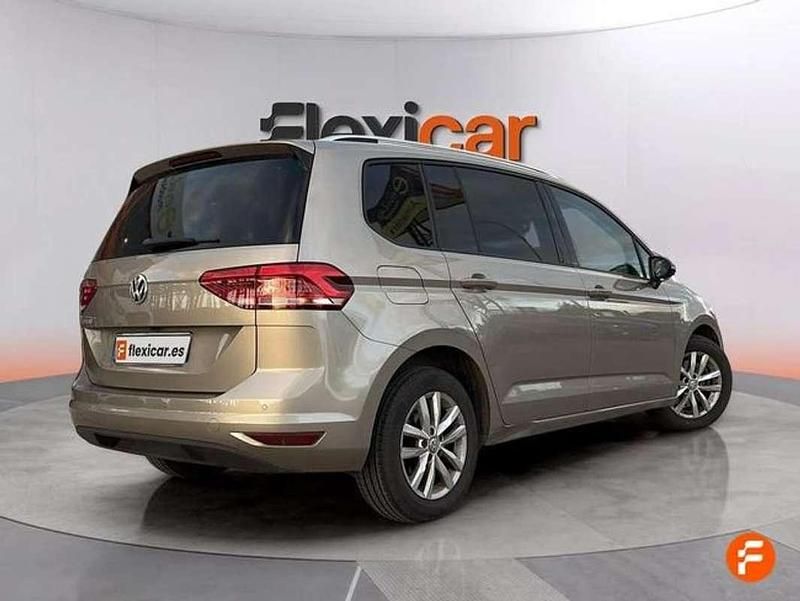 Usado VW Touran Advance 150 CV (110 kW) 2018 Beige Monovolumen