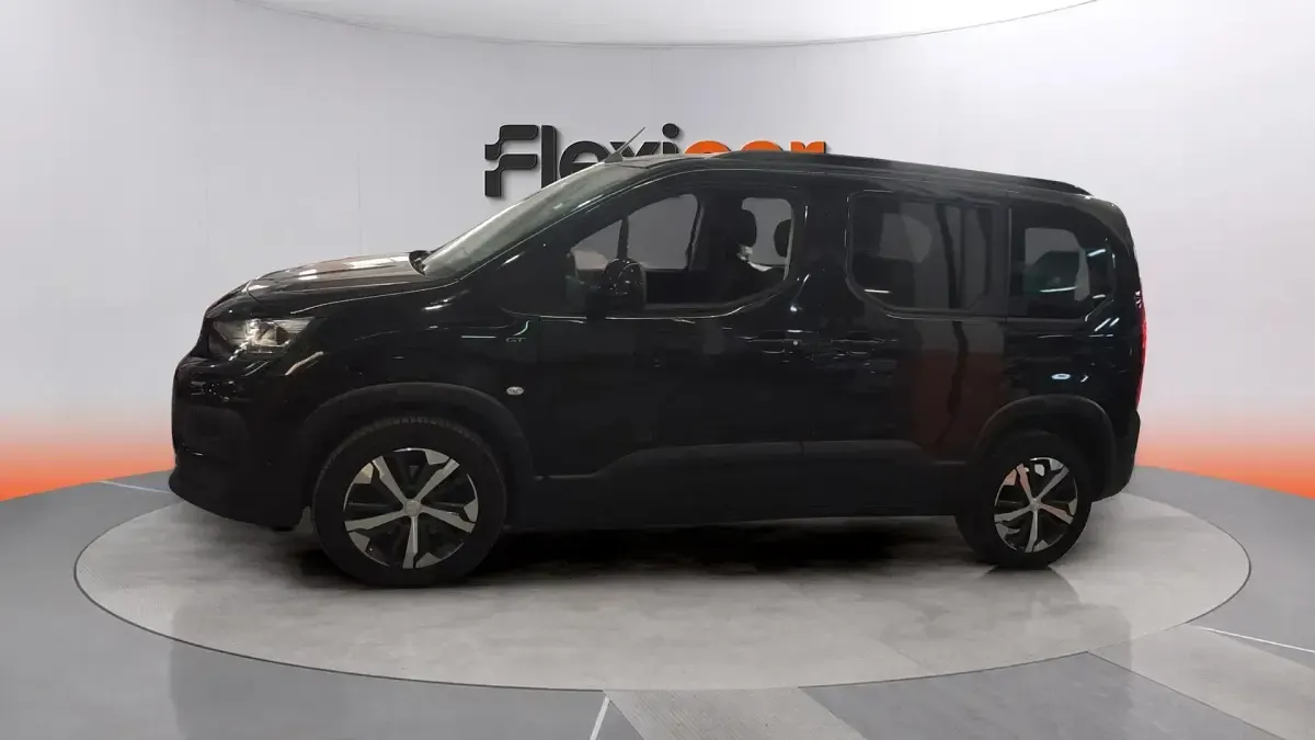 Usado Peugeot Rifter Allure 101 CV (74 kW) 2023 Negro Monovolumen