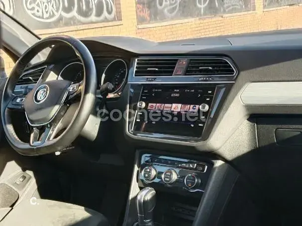 Usado VW Tiguan Advance 150 CV (110 kW) 2018 Gris / plata SUV