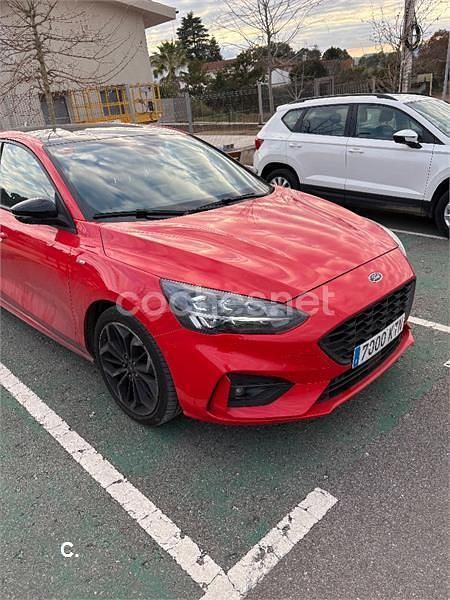 Usado Ford Focus ST-Line 125 CV (91 kW) 2019 Rojo Berlina