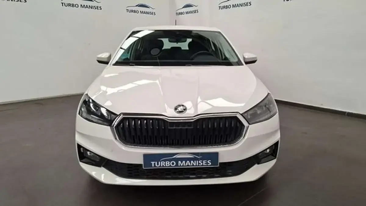 Usado Skoda Fabia 80 CV (58 kW) 2022 Blanco Utilitario