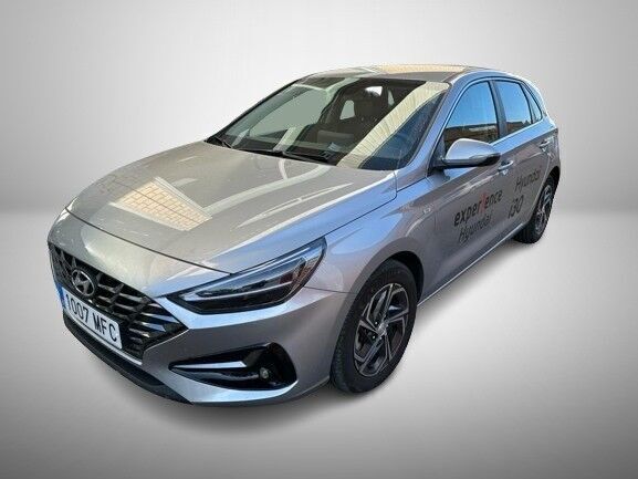 Usado Hyundai i30 120 CV (88 kW) 2023 Gris
