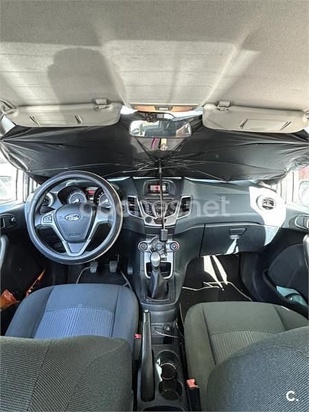 Usado Ford Fiesta Trend 82 CV (60 kW) 2011 Blanco Berlina