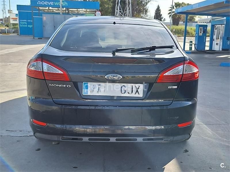 Usado Ford Mondeo Trend 140 CV (102 kW) 2008 Negro Berlina