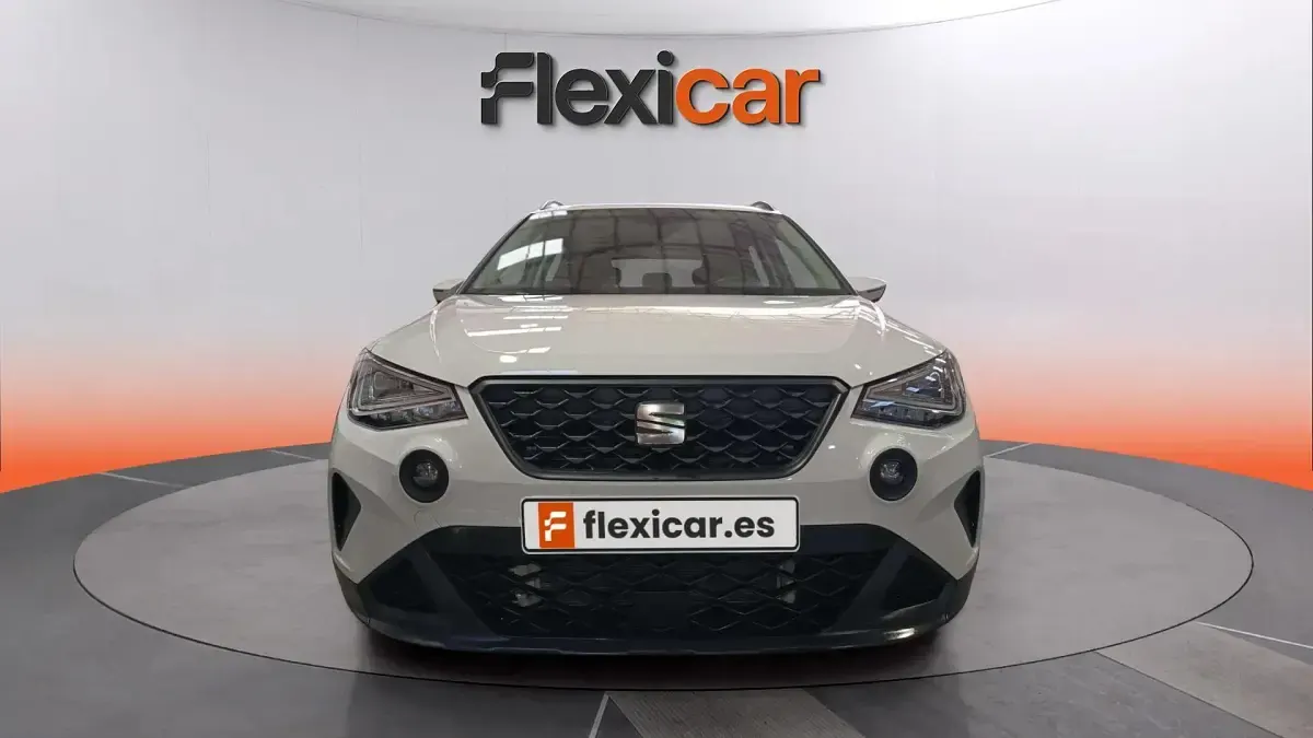 Usado Seat Arona FR 110 CV (80 kW) 2024 Blanco SUV
