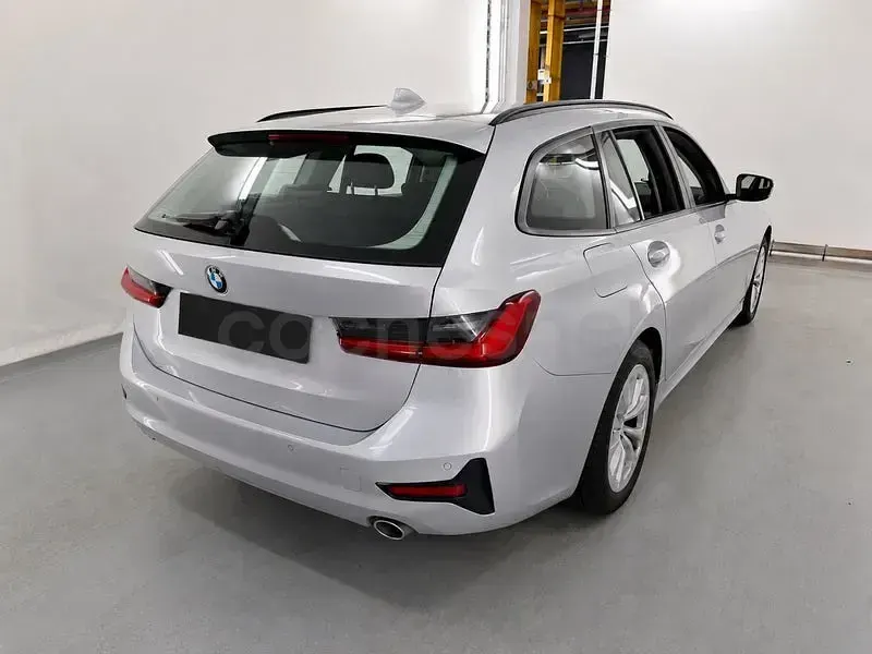 Usado BMW 318 150 CV (110 kW) 2021 Gris / plata Familiar