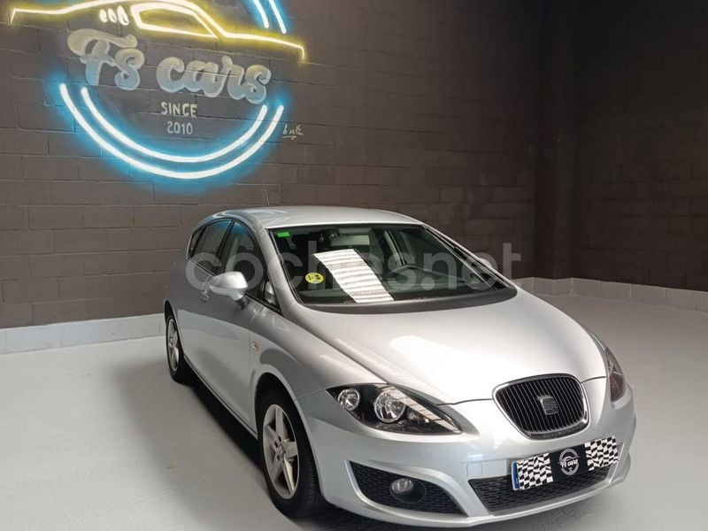 Usado Seat Leon Copa 105 CV (77 kW) 2011 Gris / plata Berlina