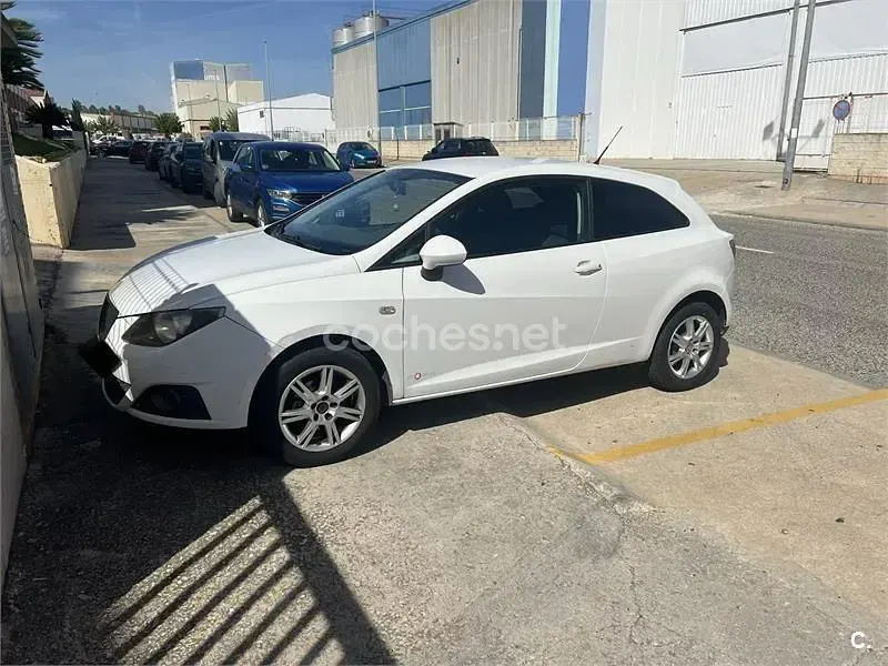 Usado Seat Ibiza Copa 70 CV (51 kW) 2012 Blanco Berlina