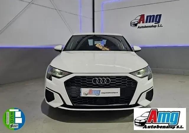 Usado Audi A3 Advanced Plus 110 CV (80 kW) 2021 Blanco Berlina