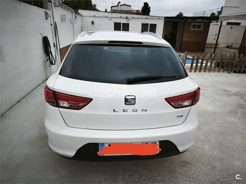 Usado Seat Leon ST CONNECT 110 CV (80 kW) 2016 Blanco Familiar