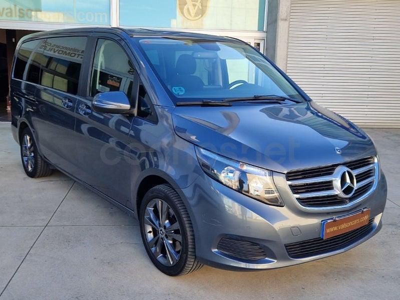 Usado Mercedes V220 Exclusive 163 CV (119 kW) 2019 Gris / plata Monovolumen