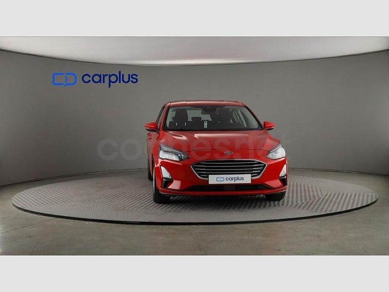 Usado Ford Focus Trend 101 CV (74 kW) 2021 Rojo Utilitario
