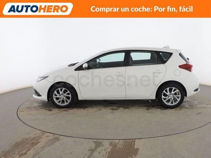 Usado Toyota Auris Active 116 CV (85 kW) 2015 Blanco Berlina