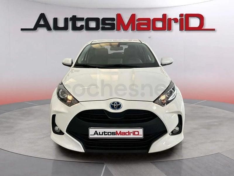 Usado Toyota Yaris Hybrid Active 116 CV (85 kW) 2022 Blanco Berlina