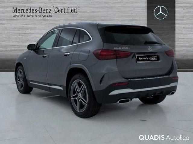Usado Mercedes GLA250 AMG line 218 CV (160 kW) 2026 Gris montaña SUV