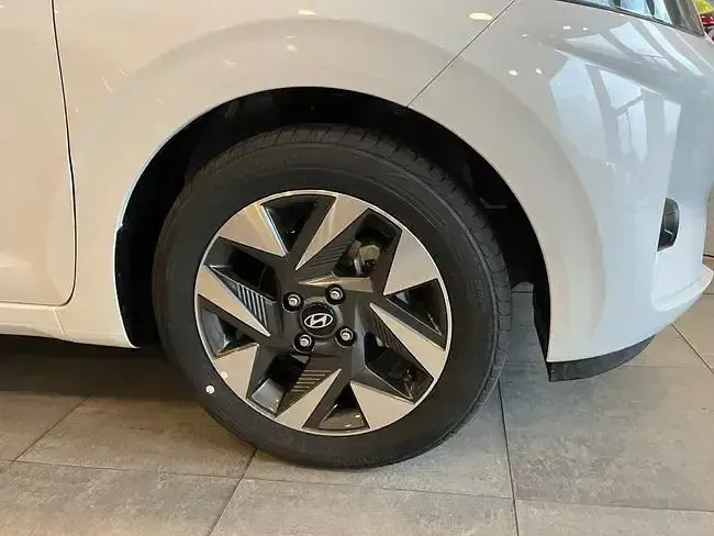 Nuevo Hyundai i10 62 CV (45 kW) 2025 Blanco Utilitario