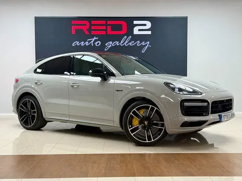 Usado Porsche Cayenne 680 CV (500 kW) 2019 Gris / plata SUV