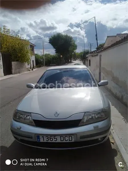 Usado Renault Laguna II Privilege 120 CV (88 kW) 2004 Beige Berlina