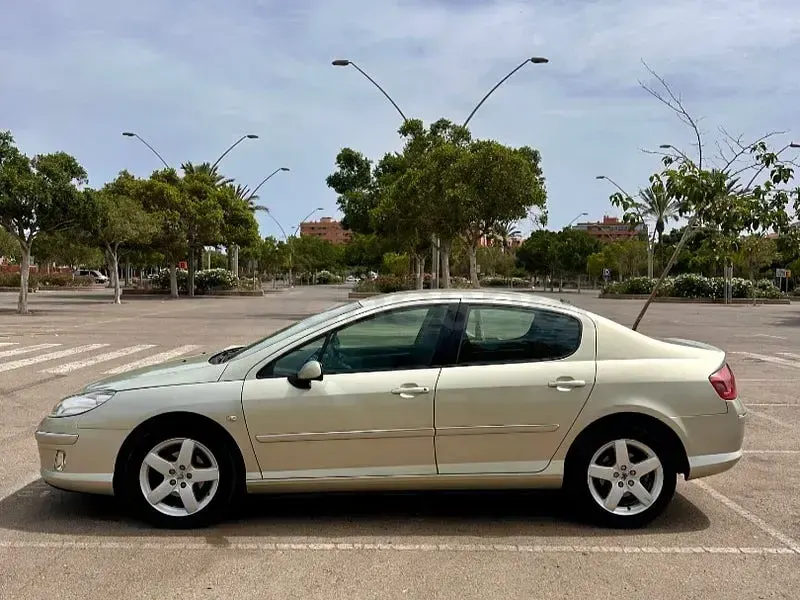 Usado Peugeot 407 Sport 136 CV (100 kW) 2008 Beige Berlina