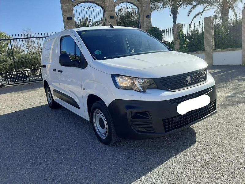 Usado Peugeot Partner 100 CV (73 kW) 2022 Blanco Monovolumen
